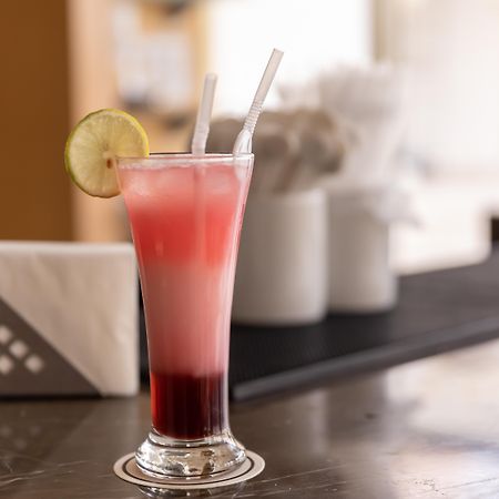 Old Palace Resort Sahl Hasheesh Hurghada Exterior photo A strawberry and lime juice