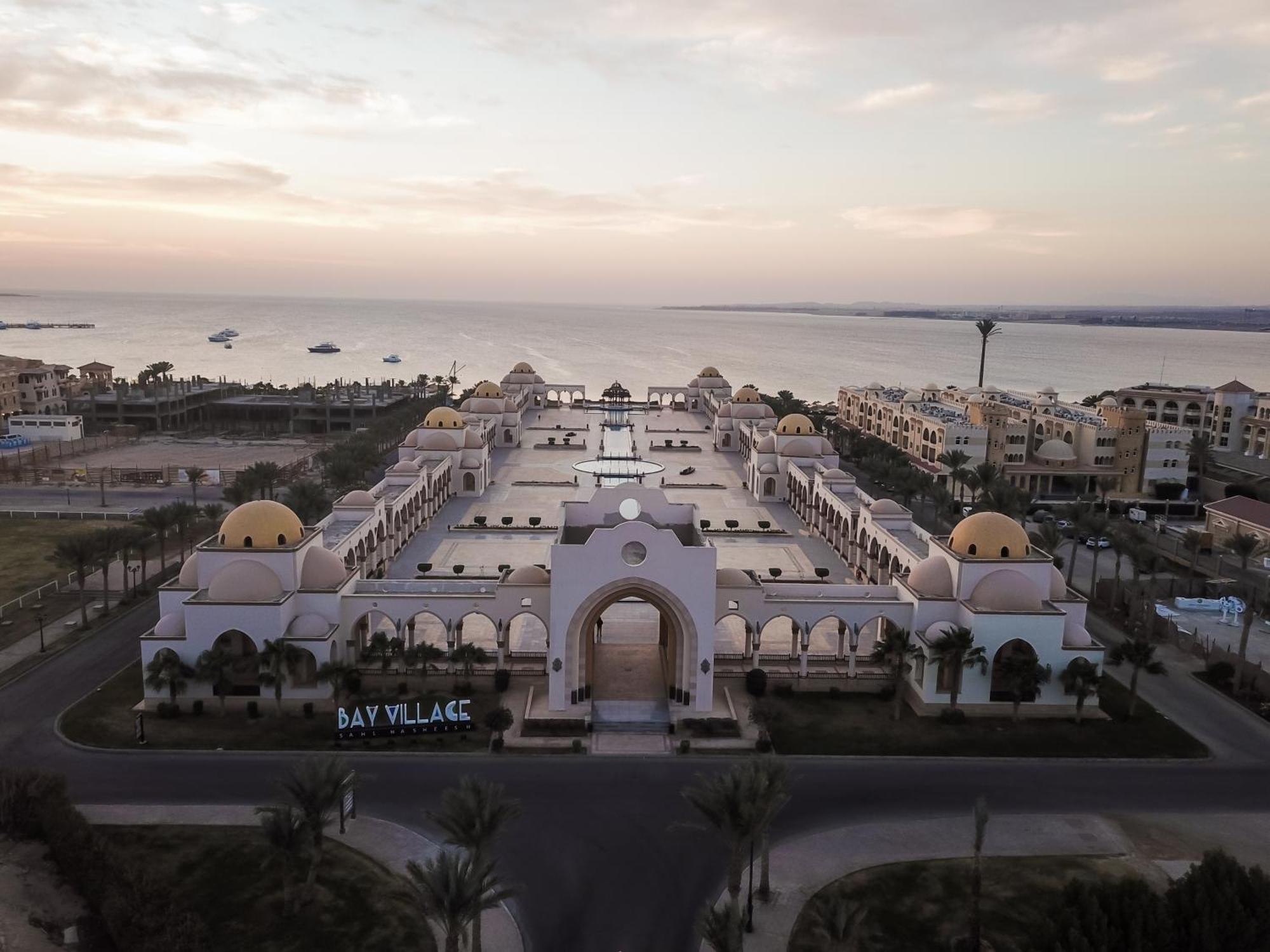Old Palace Resort Sahl Hasheesh Hurghada Exterior photo Bay Village