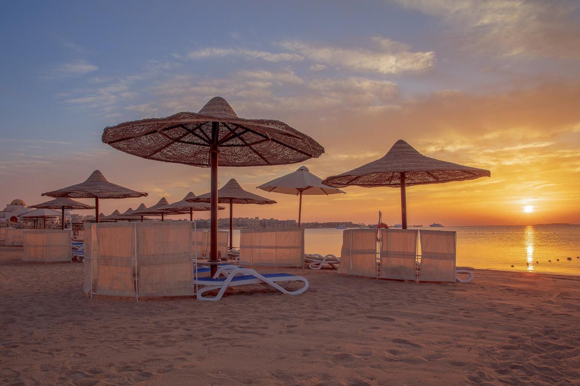 Old Palace Resort Sahl Hasheesh Hurghada Exterior photo Sunset at the Dead Sea