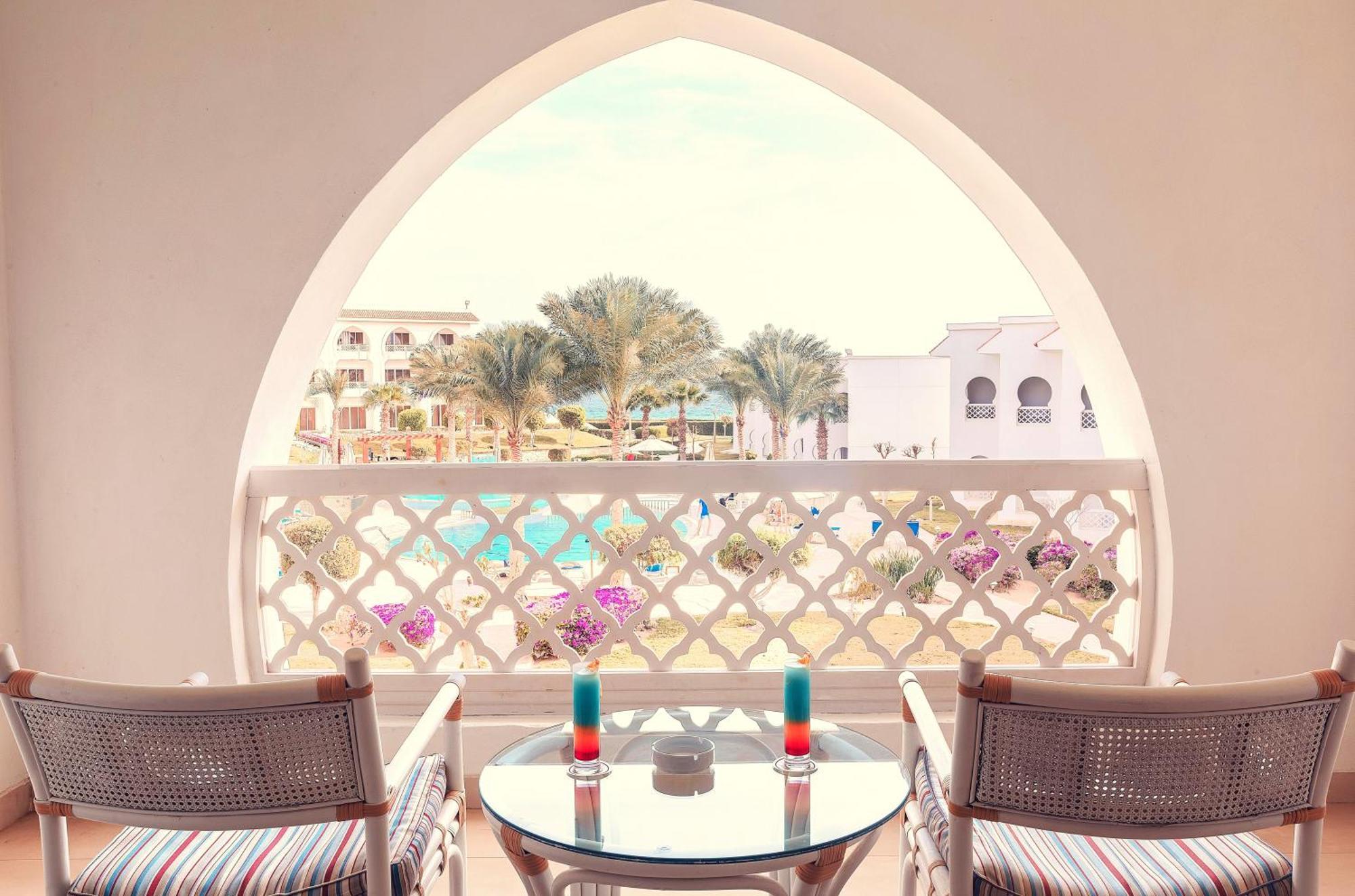 Old Palace Resort Sahl Hasheesh Hurghada Exterior photo Balcony of a suite